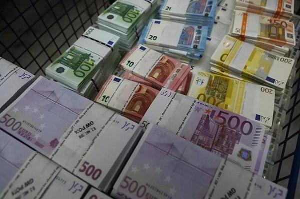 Gündoğan’ın, paraları Türkiye’ye getirerek İzmir’de lüks bir villada kaldığı iddia ediliyordu.