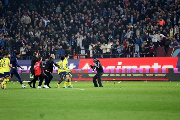 Maçın ardından gözaltına alınan ve dün 2. Sulh Ceza Hakimliğince tutuklanan Hasan Ç. mahkemedeki ifadesinde, maçı izlemek için 14 Mart'ta Almanya'nın Köln şehrinden Trabzon'a 50 kişilik grupla geldiğini söyledi.