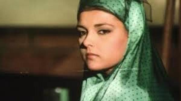 Yeşilçam'ın yetenekli oyuncusu asıl ününe ise 1986 yılında Kenan Kalav ile rol aldığı Çalıkuşu dizisiyle kavuşmuştu.