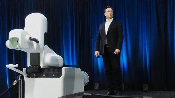 Teknoloji dünyasının tanınmış milyarderlerinden biri olan Elon Musk uzun zamandır insan beynine çip yerleştirilmesi fikrini savunuyor.