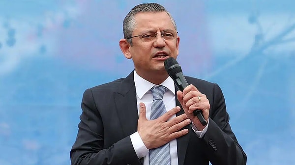 CHP Genel Başkanı Özgür Özel, 31 Mart yerel seçimlerine ilişkin yaptığı açıklamada, AK Parti'nin İzmir adayı Hamza Dağ'ı hedef aldı.