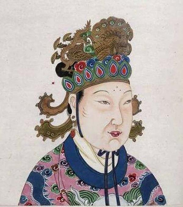 3. Çin İmparatoriçesi Wu Zetian, Çin tarihinde en yüksek güce sahip olan tek kadındır.