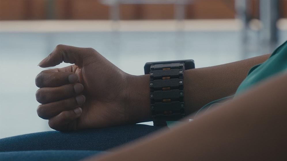 Meta Unveils AI-Powered Bracelet Capable of Reading Minds