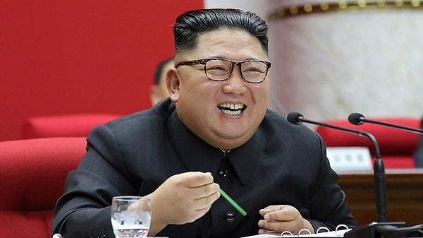 Alan Titchmarsh'ı dünyada haber yapan olay ise Kuzey Kore'nin resmi devlet televizyonunda kot pantolonuna yapılan sansür.