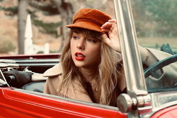 Konser iddiasıyla heyecandan yanıp tutuşan Swiftie'lerin de çok iyi bildiği üzere, Taylor Swift'in eski sevgilisi oyuncu Jake Gyllenhaal'ın müzikal ilham anlamda ünlü şarkıcıya birnevi katkısı olmuştu...