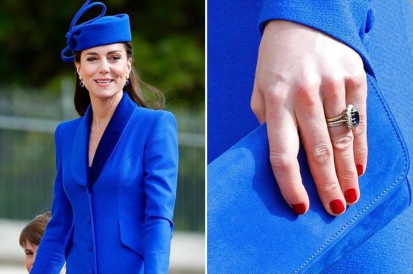 Kate Middleton'ı ve ailesini birçok saray ilintili etkinlikte hep mavi renk giyerken görüyoruz...