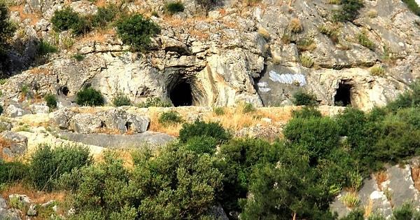 8. Kızılçullu Mağaraları
