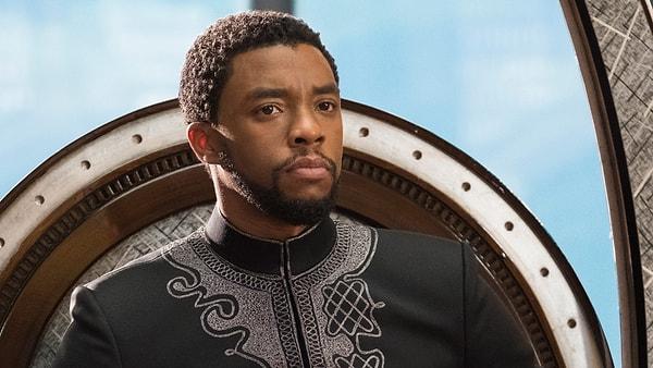 Chadwick Boseman'ın başrolünde yer aldığı Black Panther, dünya çapında gişede yaklaşık 1,35 milyar dolar kazanarak büyük bir başarı elde etmişti. Ancak 2023 yapımı The Marvels sadece 206 milyon dolar hasılat elde ederek gişede çakılmıştı.