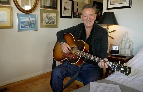 Terrence Malick'in filmi Badlands büyük bir etki yaratmıştı ve Springsteen, "Nebraska" şarkısında ve "Atlantic City," "Highway Patrolman," "State Trooper" gibi parçalarda doğrudan ona atıfta bulundu ki bu şarkıların her biri klasiktir.