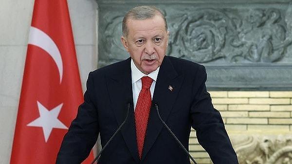 Her yıl enflasyon farkıyla Ocak ve Temmuz aylarında memur ve emeklilere yapılan zamma Cumhurbaşkanı Erdoğan miting konuşmasında değindi.