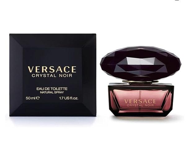 Büyülü kokusuyla duygusal, doğal ve sofistike: Versace Crystal Noir