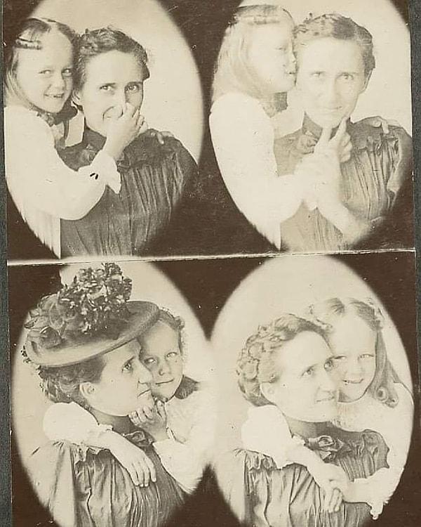 3. 1900'lerin başında çekilmiş ve kamera karşısında şakalaşan bir anne ve kızı gösteren fotoğraf.