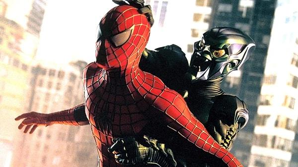 2002 yapımı Örümcek-Adam (Spider-Man) filmi vizyona girdiği yıl gişede adeta rüzgar gibi esmişti. Filmin yönetmenliğini Sam Raimi üstlenmiş, başrollerinde ise Tobey Maguire, Kirsten Dunst, Willem Dafoe, James Franco, Cliff Robertson ve Rosemary Harris yer almıştı.