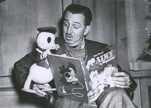 6. Walt Disney sektördeki önemli yeri yüzünden FBI ile işbirliği çalıştığı bir pozisyona alınmıştı. FBI ünlü çizgi film prodükterü ile çalışmak için onu daha önceden soruşturmuştu.