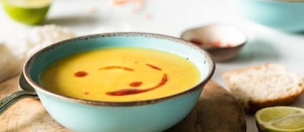 Kış için vitaminli bir çorba arıyorsanız sebze çorbasını deneyebiliriniz.
