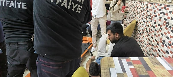 İhbar üzerine bölgeye çok sayıda ambulans, itfaiye ve emniyet ekibi sevk edildi. Balkonun altında kalan yaralılar, itfaiye ekipleri tarafından kurtarılarak sağlık ekiplerine teslim edildi.