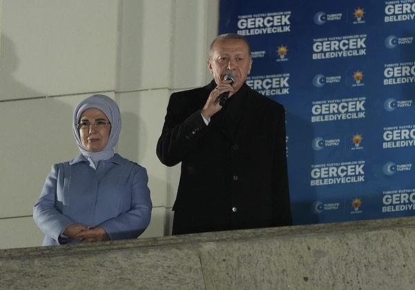Cumhurbaşkanı Recep Tayyip Erdoğan, aynı zamanda AK Parti Genel Başkanı olarak seçim sonrası genel merkez önünde açıklama yaparak "31 Mart bizim için bir bitiş değil; aslında bir dönüm noktasıdır." dedi.