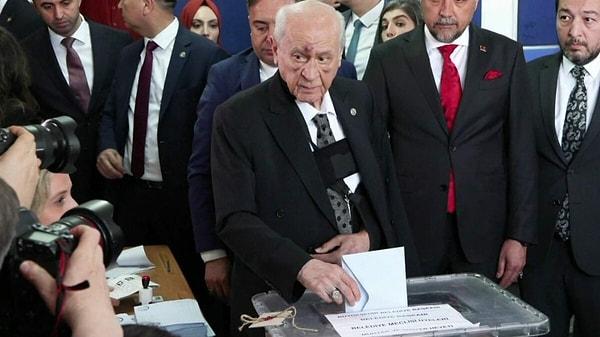 MHP Genel Başkanı Devlet Bahçeli, 31 Mart Yerel Seçimleri'nin henüz resmileşmeyen sonuçlarına ilişkin açıklama metni yayımladı.