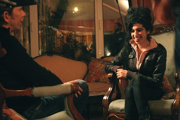 Projenin duyurulmasından ve Abela'nın karakterinin görüntülerinin internette ortaya çıkmasından bu yana pek çok kişi Winehouse hakkında bir filmin gerekliliğini sorguluyor.