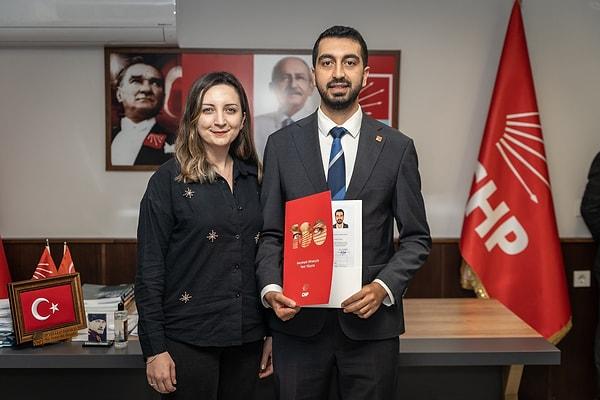 Eren Ali Bingöl, 2019 yılında ise Tuzla İlçe Başkanlığına seçilerek İstanbul'un en genç ilçe başkanlarından birisi oldu.
