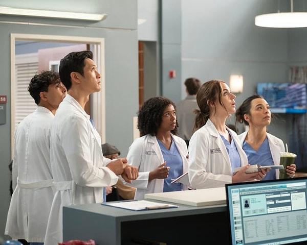 'Grey's Anatomy' ABC tarihinin en uzun süredir devam eden senaryolu dizisi, dünya genelinde ise Netflix ve Hulu platformlarından izlenebiliyor.