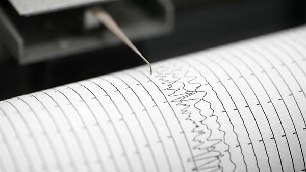 Dün Tayvan açıklarında, Tayvan Meteoroloji Dairesi verilerine göre 7,2 , ABD Jeolojik Araştırma Merkezi verilerine göre ise 7,4 büyüklüğünde deprem meydana geldi.