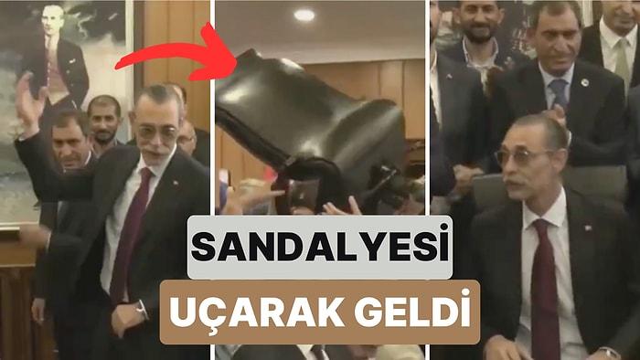 Erdal Beşikçioğlu Belediyedeki Makamını Devraldı: Sandalyesi Uçarak Geldi