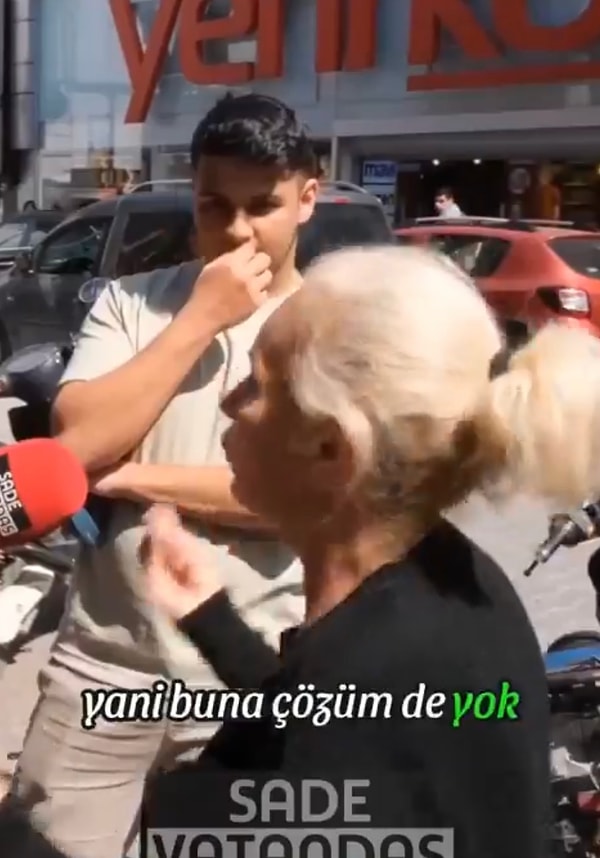 Torunu ziyarete geldiğinde ona bir şey alamadığı için kahrolduğunu söyleyen kadın izleyenleri de duygularına ortak etti.