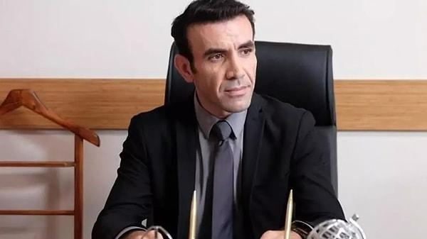 Sevilen oyuncu Mehmet Yılmaz Ak'ı daha önce birçok dizide izlemiş olsak da aslında Yargı'daki Savcı Pars rolüyle yıldızı parladı.