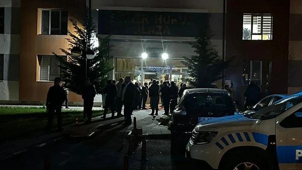 CHP milletvekilleri de olay yerine gelirken, polis ekiplerini intihardan şüphelendiği belirtiliyor.