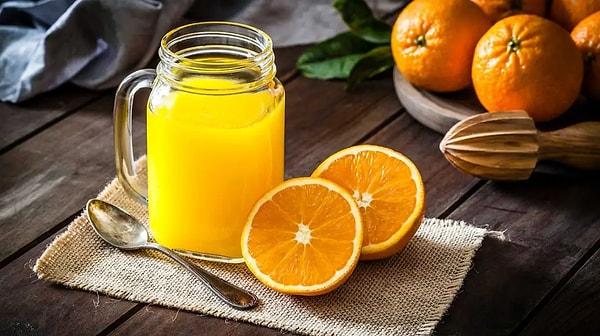 14. "Bir çocuk mandalina portakallı meyve suyunu 'lütfen tadını çıkarın' yazan bir notla birlikte kasaya bırakmıştı."
