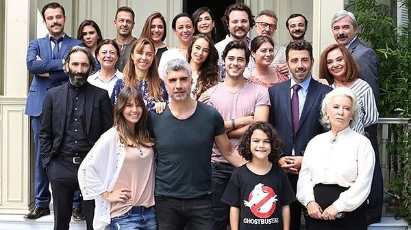 Sevilen dizi 2019 yılında da yayın hayatına son vermişti. Böylesine dönemine damga vuran diziyi de senarist Ali Aydın kaleme almıştı.
