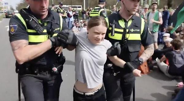 Greta Thunberg'in de aralarında bulunduğu yüzlerce kişi gözaltına alındı.