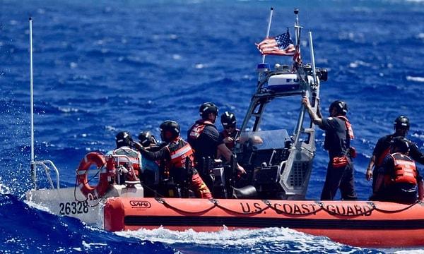 Teğmen Chelsea Garcia "Bu ustaca hareket, kurtarma çabalarının doğrudan bulundukları yere yönlendirilmesinde çok önemliydi" açıklamasında bulunurken, gemicilerin kimlikleri açıklanmasa da sağlık durumlarının iyi olduğu belirtildi.