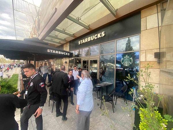 İddiaya göre, Kahramanmaraş’ta kimliği öğrenilemeyen bir kişi, müşterilerin bulunduğu sırada Starbucks şubesinin önüne gelerek pompalı av tüfeğiyle mekanının camlarına ateş açtı.