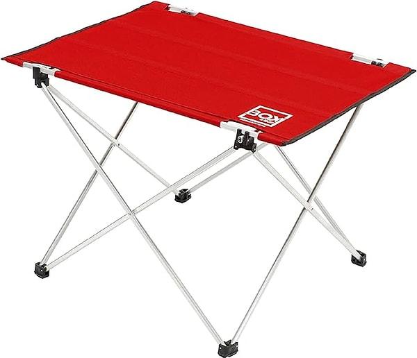 11. Katlanabilir bir piknik masası, yere örtü üzerine koymak istemeyecekleriniz için ideal.