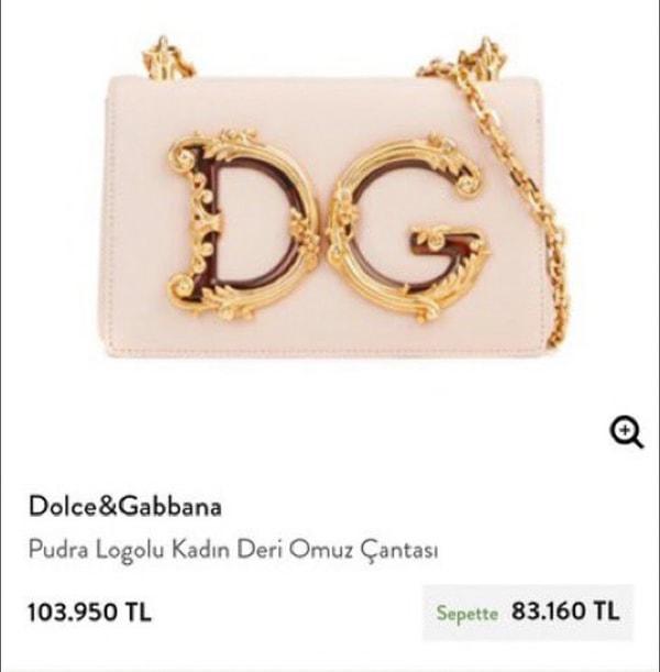 Dolce&Gabanna markalı çantanın fiyatı ünlü bir mağazada 103 bin TL olarak yer alıyor.
