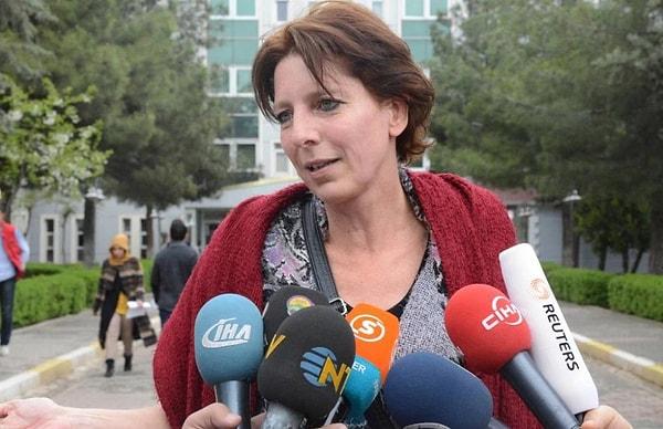 Frederike Geerdink, 2006 yılında Türkiye'ye yerleşmiş, 2012'den itibaren de Diyarbakır'da çalışmalar yapmıştı. Hakkında "terör örgütü propagandası" suçlamasıyla dava açılan ve iki kez tutuklanan Geerdink, 3 Eylül 2015 yılında sınır dışı edildi.