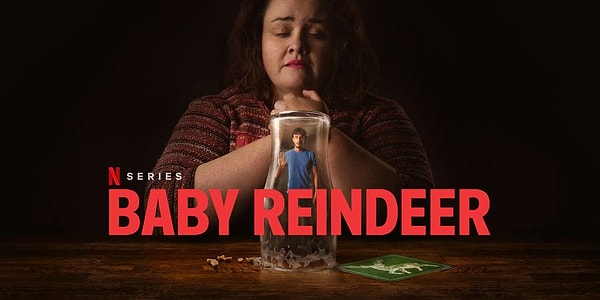 Netflix dizisi 'Baby Reindeer' yayınlandığı ilk günden bu yana platformun en çok izlenen yapımlarında zirveyi kimselere bırakmıyor. İskoç komedyen Richard Gadd'ın başından geçen gerçek olayları anlatan dizi, izleyenleri üzücü ve sarsıcı sahneleriyle şoke ediyor.