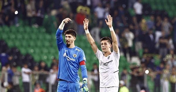 İki futbolcu, 2021-2022 ve 2022-2023 sezonlarında Fenerbahçe'de takım arkadaşıydı.