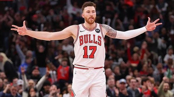 NBA Doğu Konferansı ekiplerinden Chicago Bulls, milli basketbolcumuz Onuralp Bitim'in sezonun geri kalanında forma giyeceğini duyurdu.