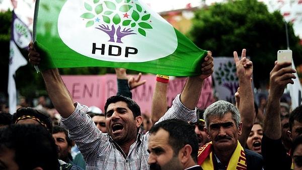 Canlı yayındaki sözleri sonrası HDP, Ankara Cumhuriyet Başsavcılığı’na suç duyurusunda bulunarak, Şener’in ‘halkı kin ve düşmanlığa alenen tahrik veya aşağılama, nefret ve ayrımcılık, siyasi hakların kullanılmasının engellenmesi ve tehdit’ suçlarını işlediğini savunmuştu.