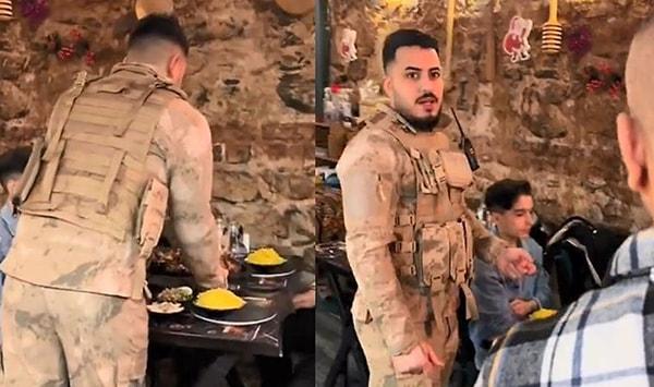 Sabah saatlerinde dolaşıma giren görüntülerde İstanbul Beyoğlu'nda bir restoranda askeri üniformayla servis yapıldığı görüldü.
