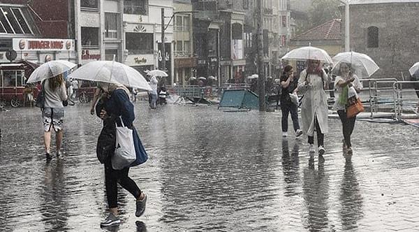 İstanbul’da ise yarın sıcaklık 16 dereceye kadar düşecek ve parçalı, yer yer çok bulutlu, sabah saatlerinden itibaren yerel sağanak ve gök gürültülü sağanak yağış görüşecek.