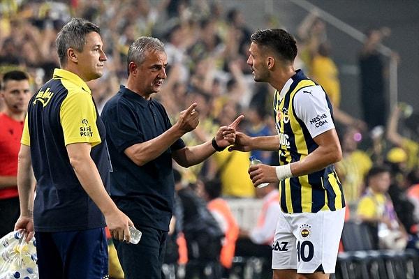 Sarı-lacivertli temsilcimizin Teknik Direktörü İsmail Kartal ve futbolcusu Dusan Tadic, maç öncesi stadyumda düzenlenen basın toplantısında açıklamalarda bulundu.