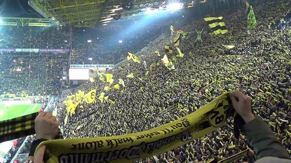 2- Signal Iduna Park (Dortmund)
