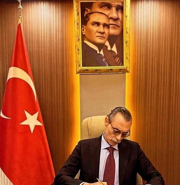 Etimesgut Belediye Başkanı Erdal Beşikçioğlu'nun bu süreçte oyunculuk kariyerine devam edip edemeyeceği de merak edildi elbette.