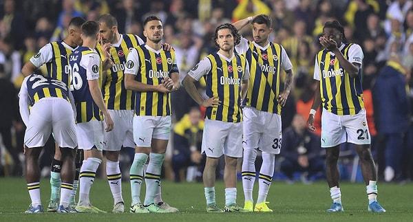 UEFA Avrupa Konferans Ligi çeyrek final rövanş maçında Fenerbahçe, sahasında penaltı atışları sonucunda Yunan ekibi Olympiakos'a 3-2 mağlup oldu.