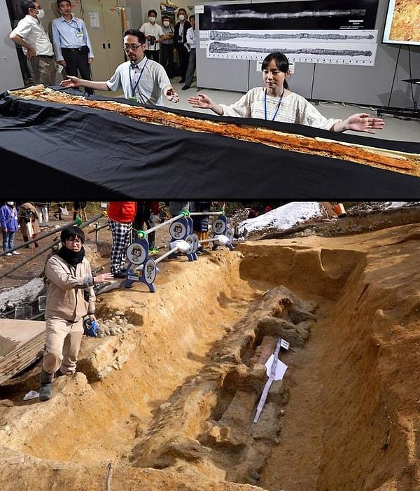 13. Tomio-Maruyama Höyüğü'nde 4 metre uzunluğundaki bir tabutun yanında bulunan, hafif dalgalı yapısı olan 2,3 metre uzunluğunda kılıç. (Japonya, Kofun dönemi, M.S 4. yüzyıl)