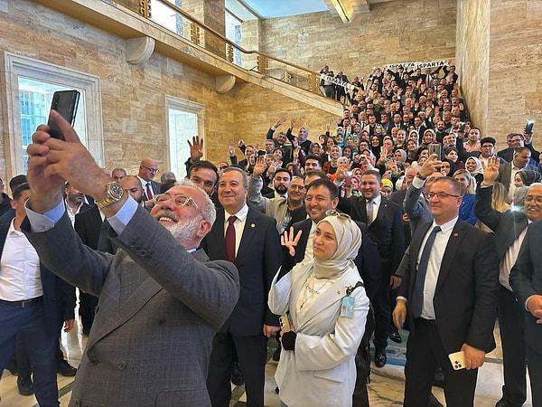 AK Parti Grup Başkanvekili Bahadır Yenişehirlioğlu, Meclis’ten çektirdiği fotoğrafı sosyal medyada paylaşmış ve sonrasında silmişti.